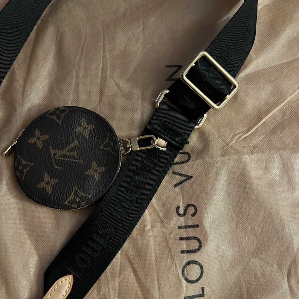 Authentic Louis Vuitton multi pochette accessories with BLACK NYLON STRAP !! - Picture 5 of 15